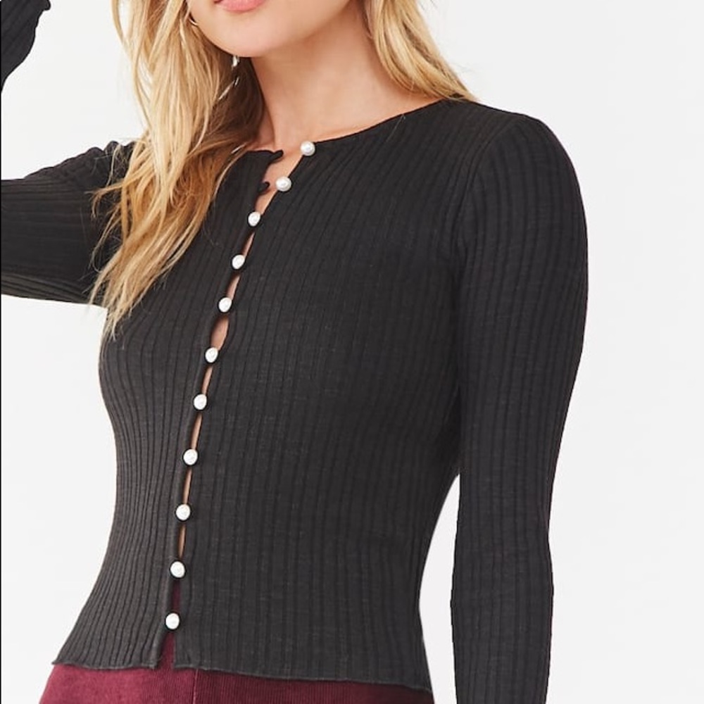 Ribbed pearl button shirt